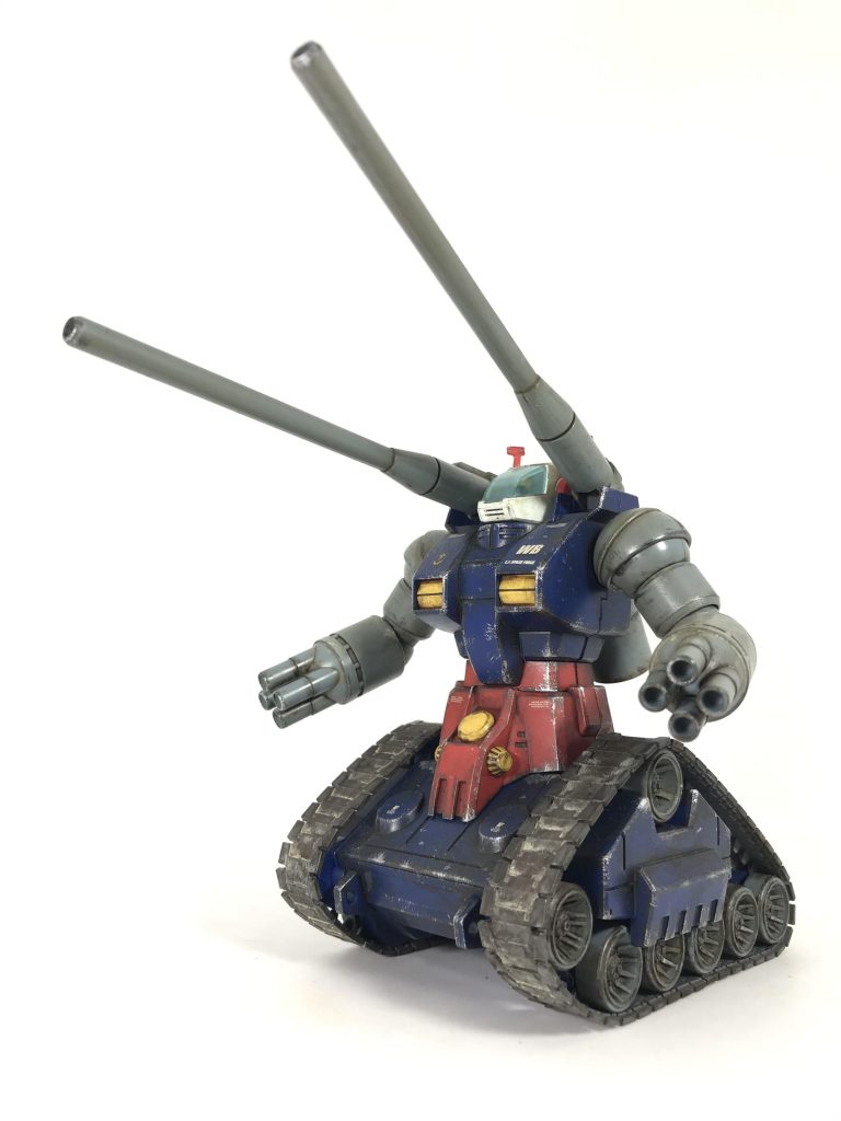 塗装してウェザリングを施した…完成済みのHGサザビーが袋に入って売っていたのです…(私は買いませんでしたが…)なんと…汚れありのシールが貼られて1200円で投げ売りされてました🙄