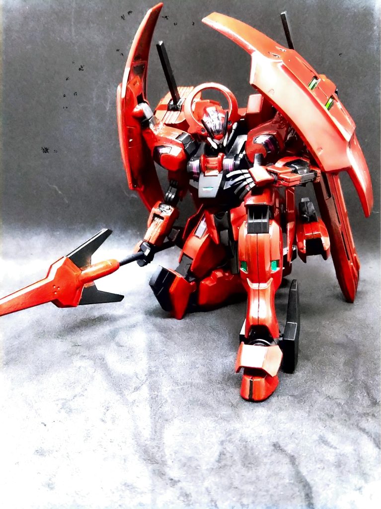 膝立ち。これだけ装備盛ってもバランス崩れず、カッコ良いですね！