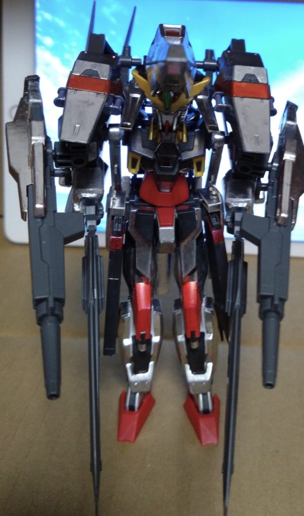 『II黄昏セイバー』黄昏ストライカーを装着したIIセイバー。砲撃以外にヤタノカガミが追加されたことで防御も強化。しかし、ヤタノカガミはストライカーを装着している間だけで、ストライカーを外すとヤタノカガミは失い、装甲がトランスフェイズシフトのみになってしまう。