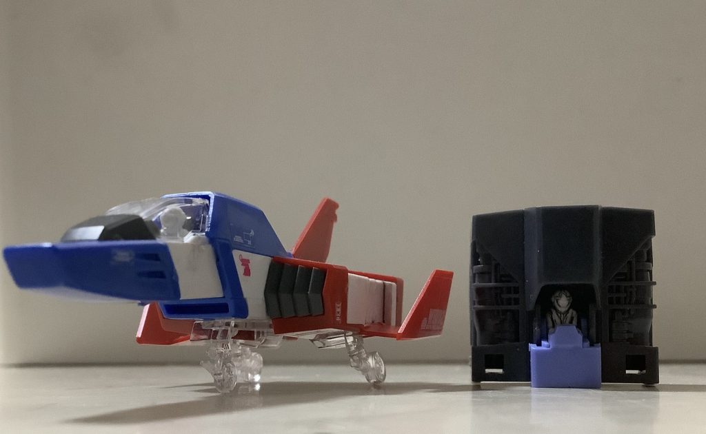 最後にコアファイター、コアブロック専用ユニットです。コアファイターは完全変形します。これがやりたかった…