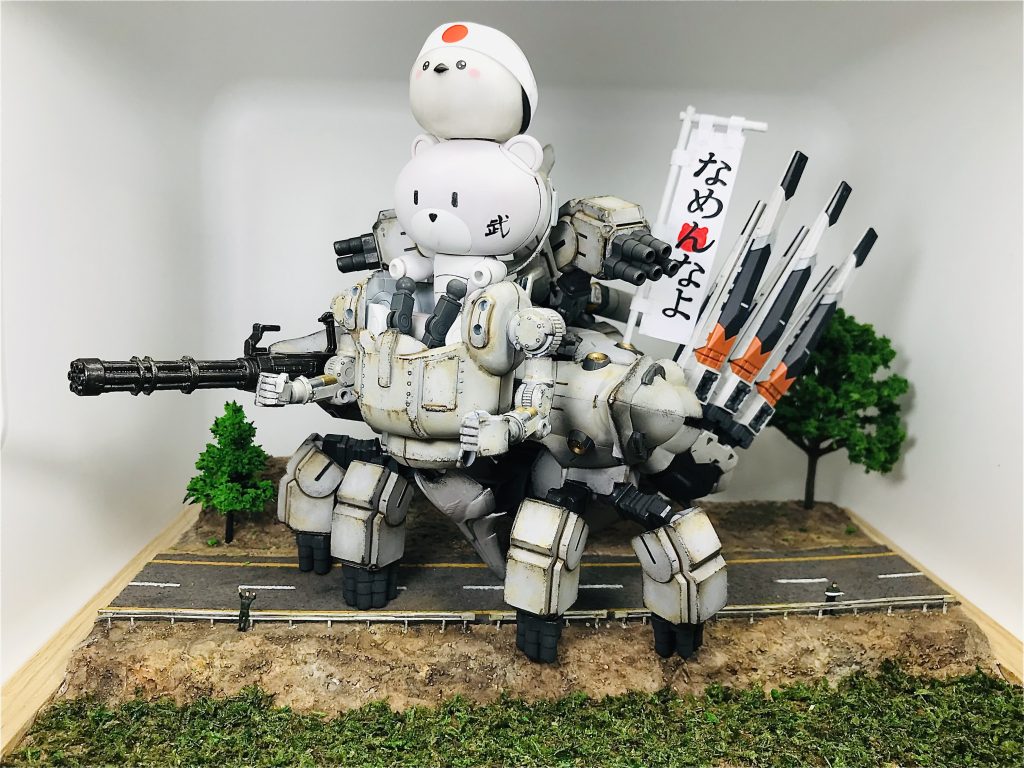 こちらの作品は…SDネオジオング + モビルハロ + プチッガイ + RG ハイνのバックパック + シマエナガ… を加工、接着なしでお手軽にミキシング🧸私なりに気合いを入れた作品は…いつもデカくなりすぎて百均撮影ブースぎりぎり…ちなみに1号機と2号機はアメリカ軍が所持、運用しています現在、オーストラリアで4号機を製造中