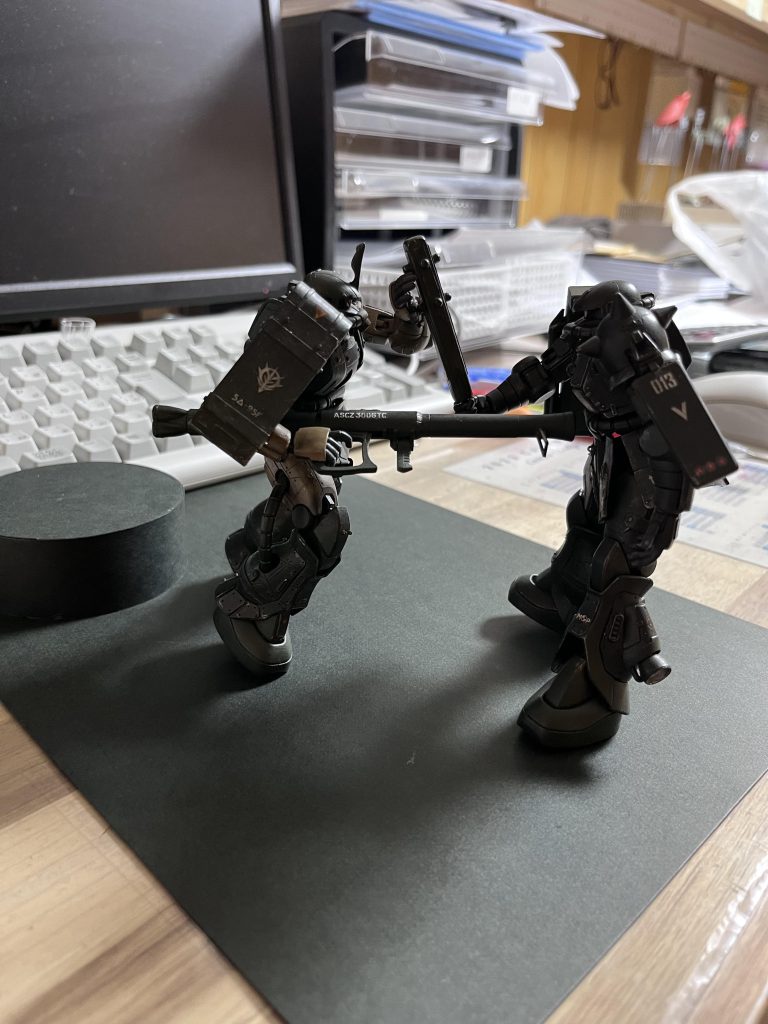 ぶん殴ってやろうかタイプの棍棒を止めて、ぶん殴ってやろうかタイプのコクピットをバズーカでぶち抜くタイプです。