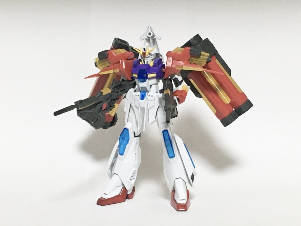 MS形態、正面。全ての武装が使用可能な形態。