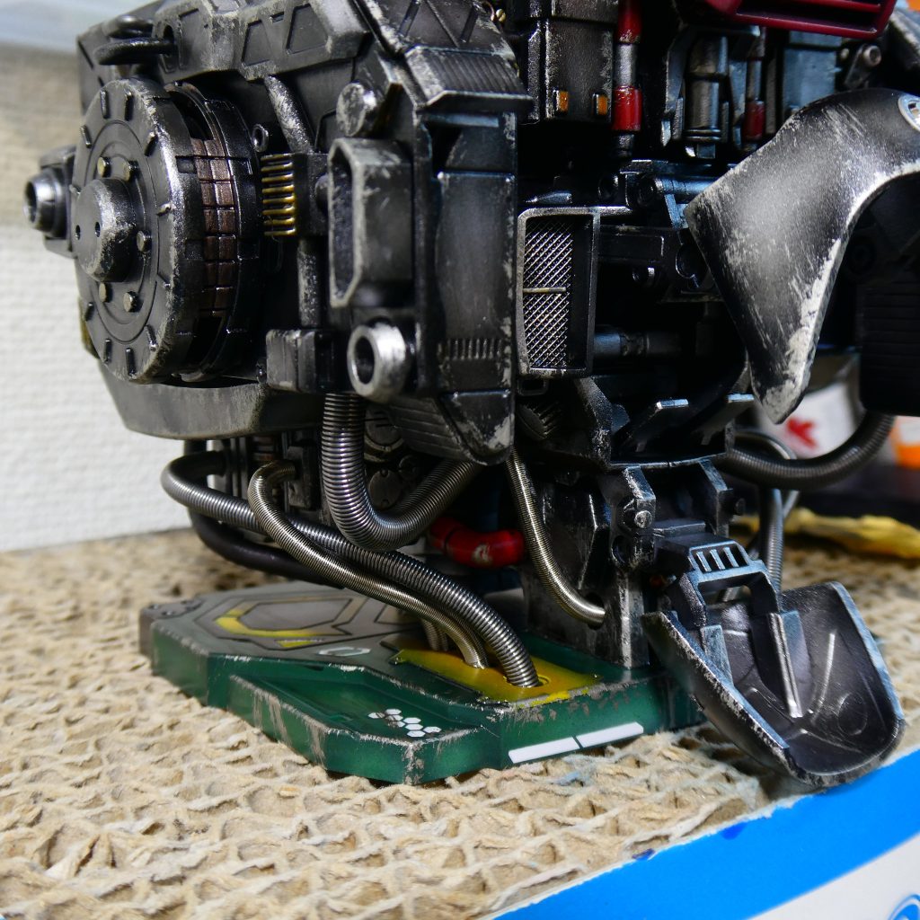 内部フレームは色々なキットのパーツを使用したりプラ板で基礎を作ったりしています。どの機体のパーツを使っているのかわかる方いるでしょうか。。