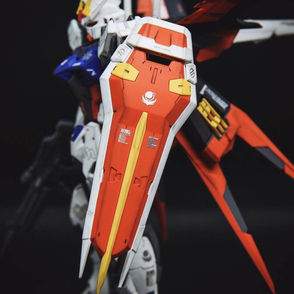 デカールを貼ってつや消しのトップコートを吹いて、軽くウェザリングをしただけです…それでもかなりカッコよく仕上がるのでまた作りたいキットですね！