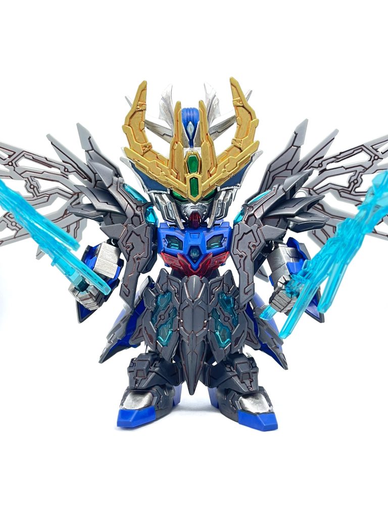 そんな羽根は塗装しない方がカッコイイんじゃないかなぁ？とスミ入れのみ