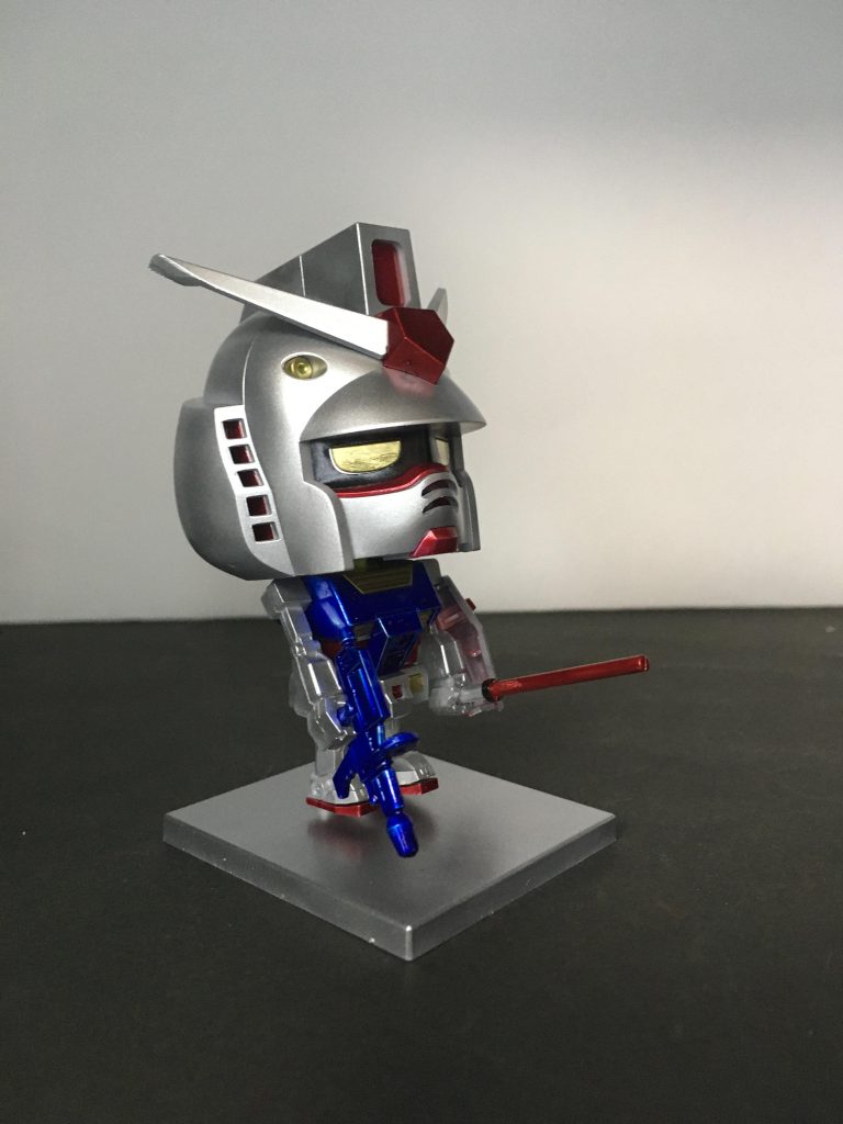 その目線の先には・・なにが・・