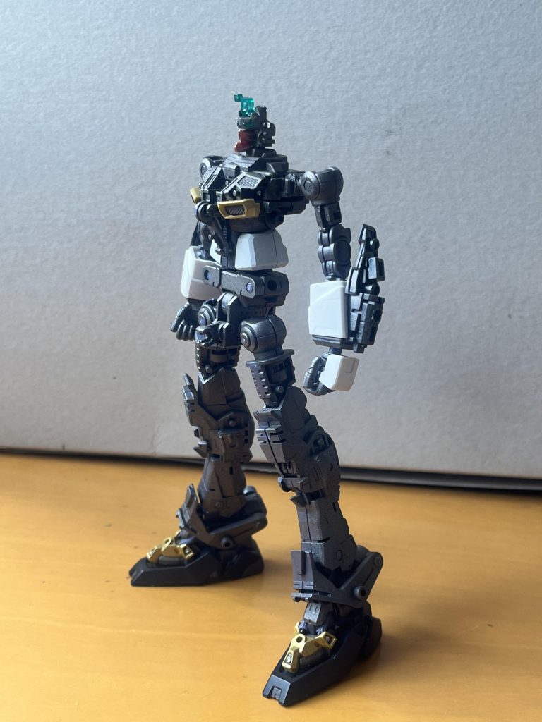 引き離し跡をリタッチしつつ組みます。