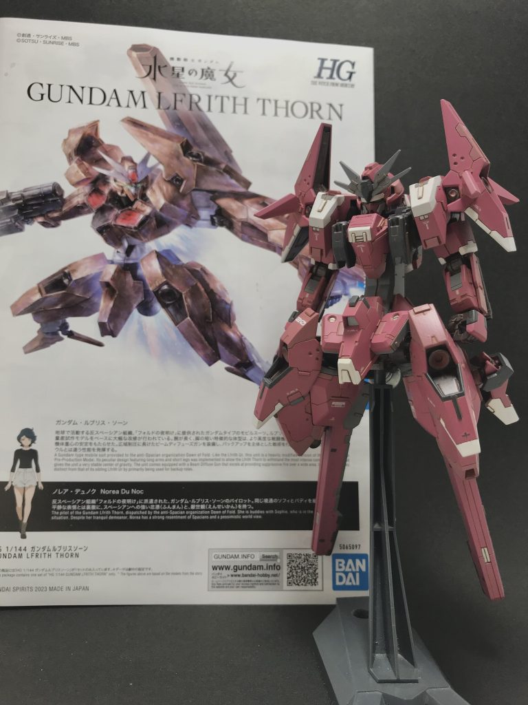 ▲ビフォーアフターのつもりの写真 ノレアの髪と同じ色で塗ってもかなり似合うだろうしなんかエモい気もするし…だけどやっぱり赤が好き! →赤にしました