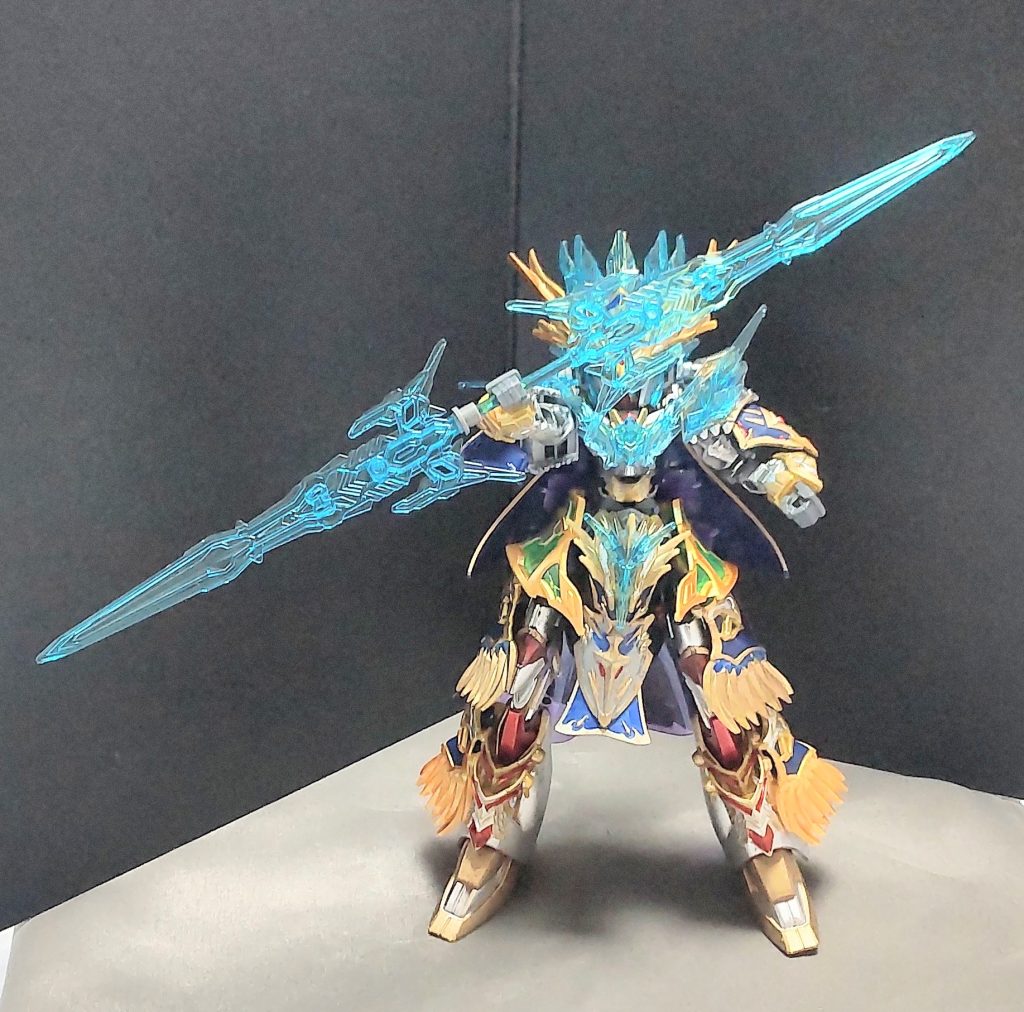 カリバーン・ランサーは振り回すだけではなく、聖なる闘気を周囲に放出することで攻撃する「カリバーン・フラッシュ」という技もあります。※サイバスターのサイフラッシュのようなものと思って頂ければいいです。