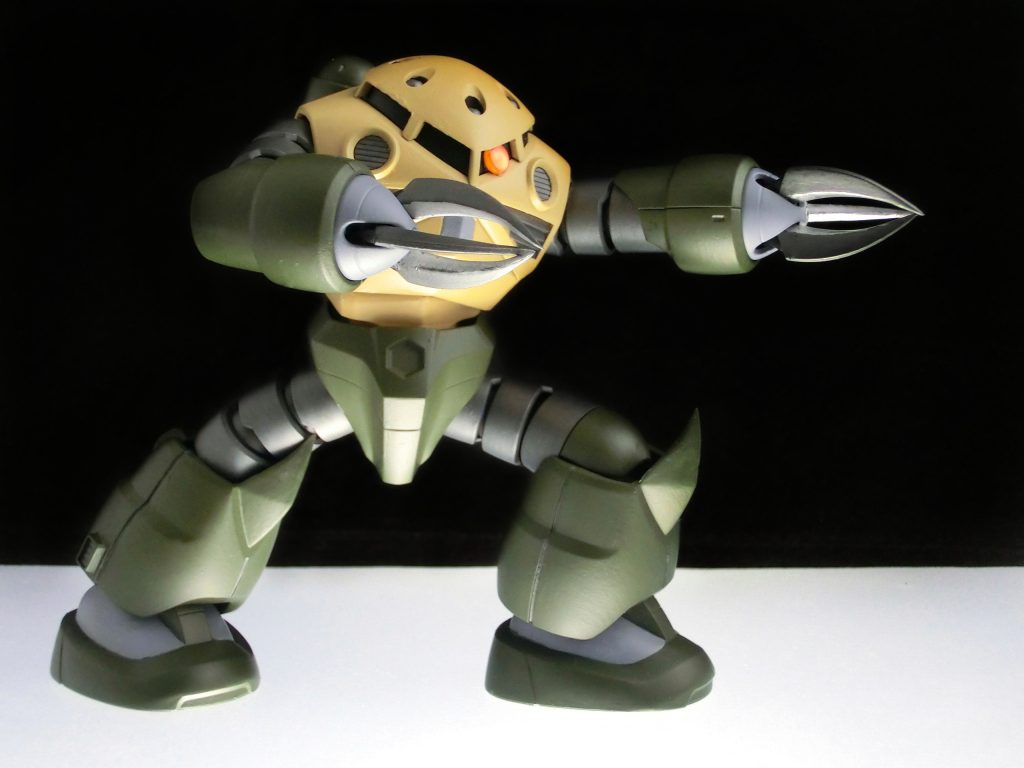 コートはMr.カラーのスーパースムースクリアーつや消しを使用してみました。モノアイはコート掛けずに後乗せです。