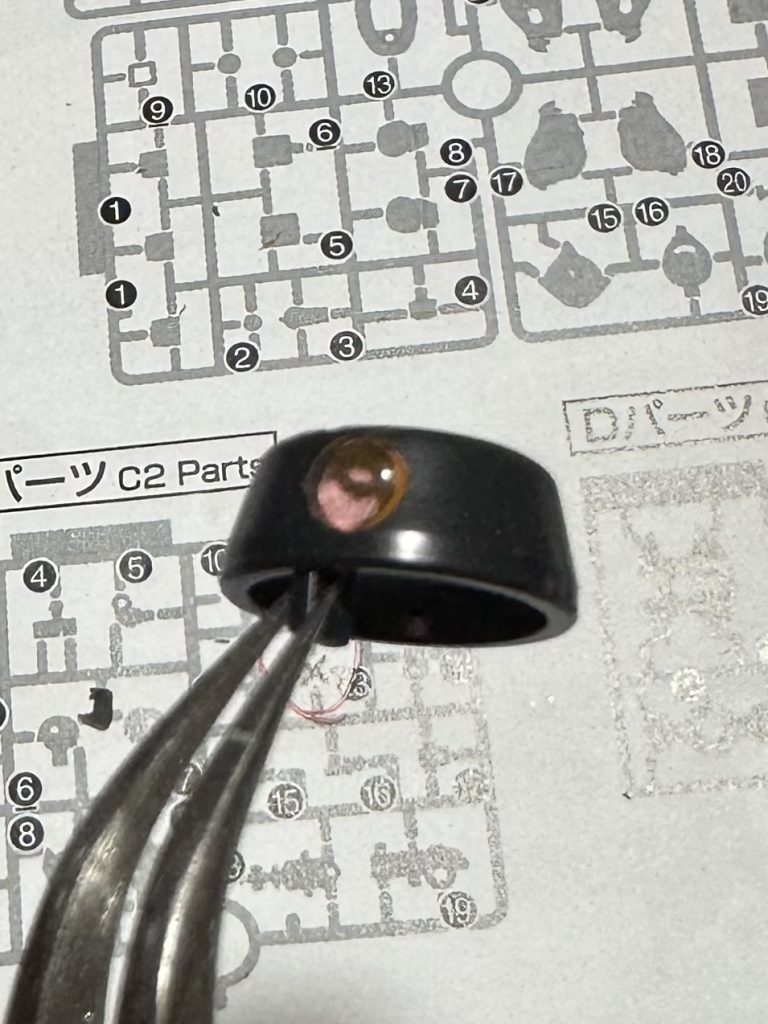 モノアイはHアイズを埋め込みました　　　　　　　残念ながら組んだ時あんまり光らず今後の課題に