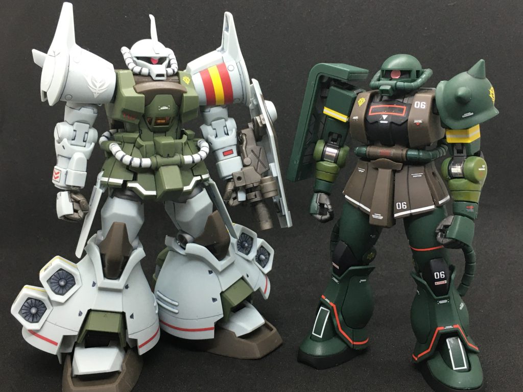 　リアルタイプカラー仲間のグフフライトタイプと。相変わらずラインデカール貼るの苦手...始点と終点が合わない！！！　塗装はガンダムマーカー中心です。といってもほとんど合わせ目出ないので前腕と武器の一部塗った程度ですが...緑=ガンダムマーカー　MSVダークグリーングレー=同グレー武器色=Mr.カラースプレー　黒鉄色　デカールは一部の貼り方をアレンジしつつほぼ指定通りに。右肩のシールドには旧1/100キットに付属していたという、黄色い四角囲みにブレードアンテナマークという謎のパターンをチョイス。黄色と白のラインマークも途中でちぎれたり位置が合わなかったりと苦労しました。　いずれは一般販売の量産型ザクⅡも「ガンダムZZ」登場の第1次ネオ・ジオン仕様で製作してみたいところですが、そもそもエンブレムが共通なので見分けがつかなさそう...