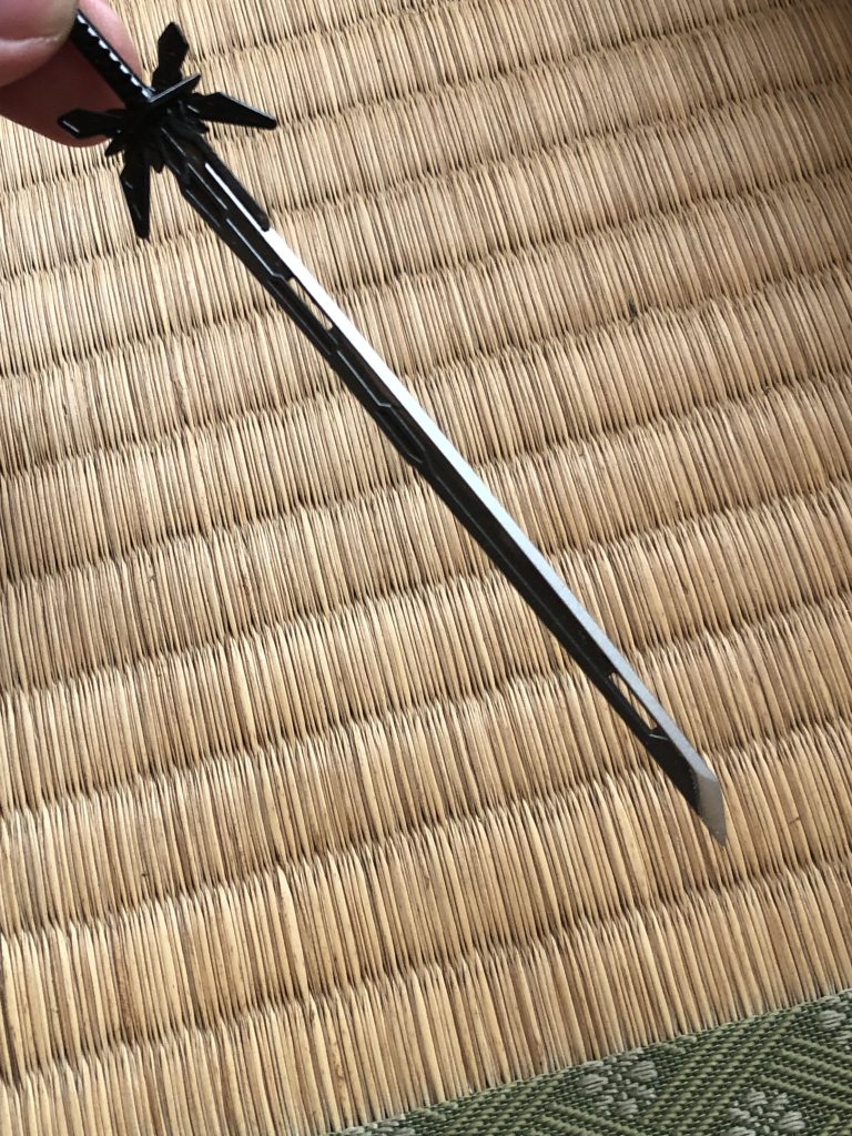 ジャッジメントソードの塗装です。刀身部はガイアのフレームメタリックとクレオスのスーパージュラルミン。黒部分はEXブラックになります。