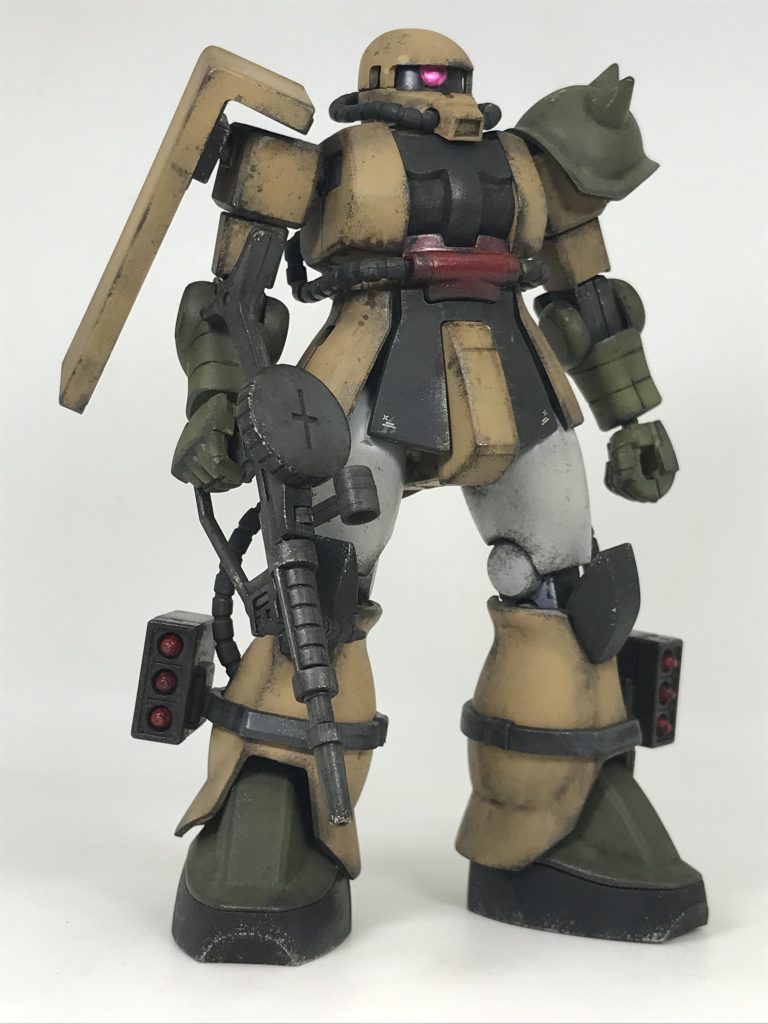 ザクⅡ 単品一見普通に立ってますが…