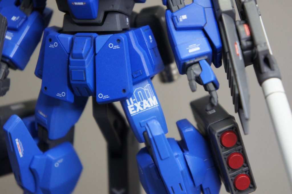 太ももにチラ見えするデカールがお気に入りです。腰回りが欠品してたので、ジムスナK9フロントスカートと、マークⅡのサイドスカートを使用しています。