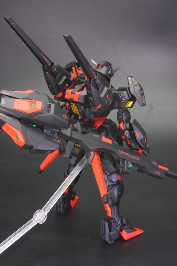 デカールには何を使おうか悩みましたが、アシタのデカールのプリズムレッド&ネオンレッドを使用して、赤デカールを目立つようにしてみました。