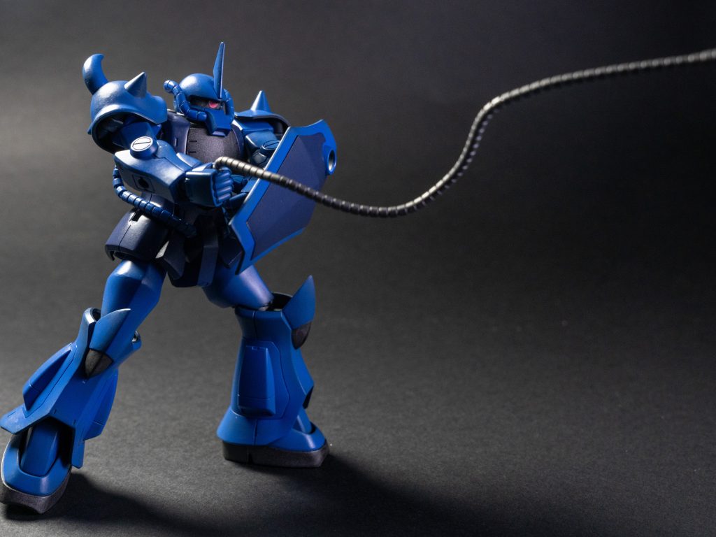 グフと言えばヒートロッド。セイラさんが操縦するガンダムのつま先を削り飛ばしてましたね。