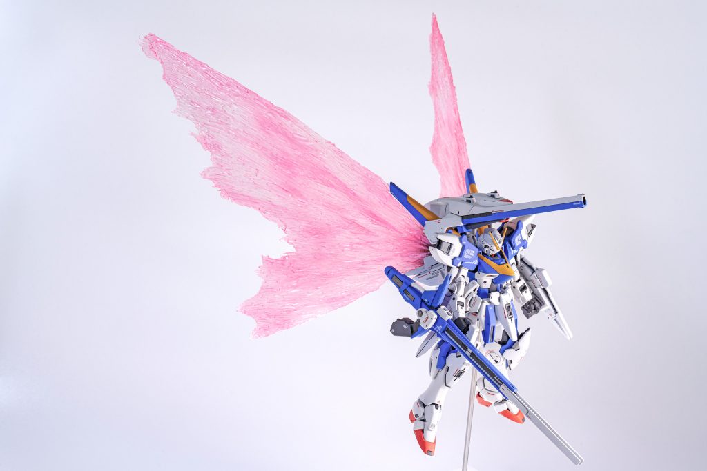 光の翼はPPシートとジェルメディウムでスクラッチしています。GUNSTAお題企画の優秀作品に選ばれましたhttps://gumpla.jp/story/1589569