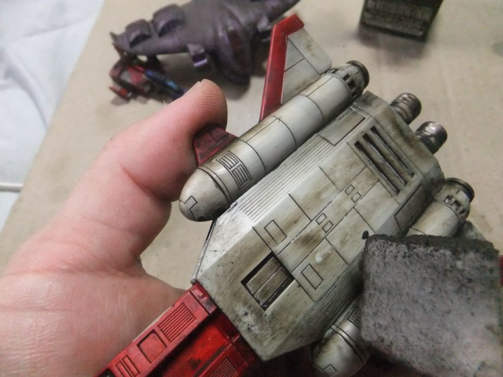 完全乾燥後にメラニンスポンジで塩梅を見ながら擦り落とします。