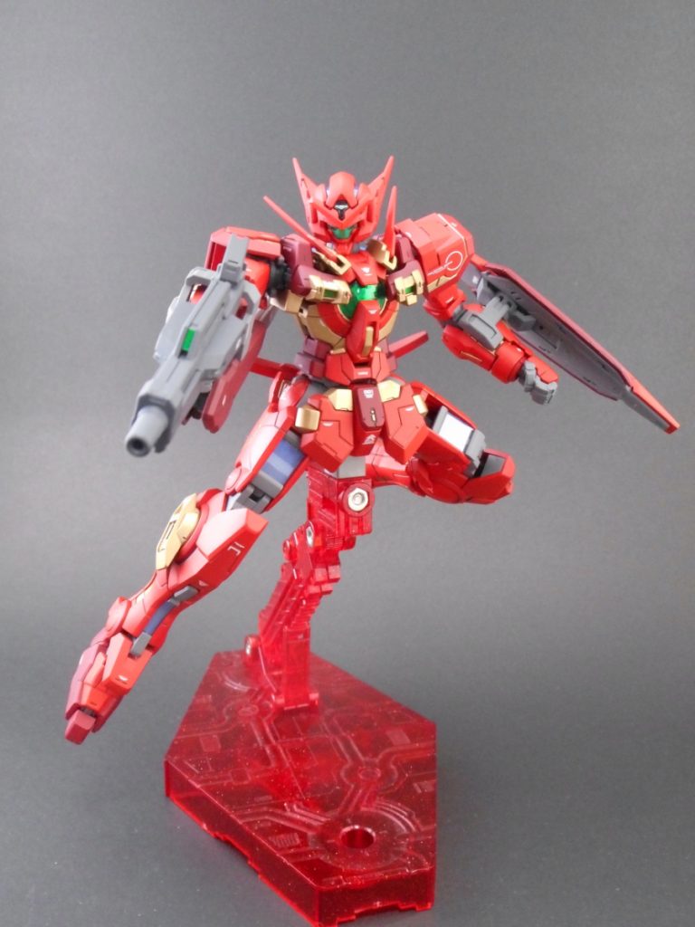 GNビームライフルちなみに膝裏の部分プラ板を使用して軽くディテールを追加しています。