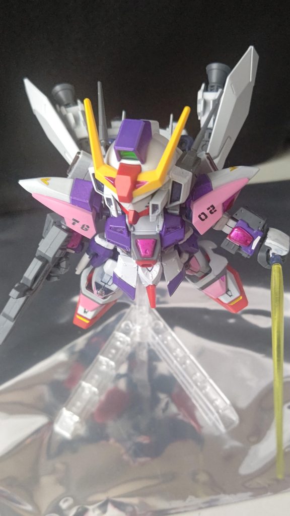 オーキスをパージしても高い機動力は残る、実質帰還形態。なのでオーキスはボトムアタックよろしくエンジン部分も突貫ですね。