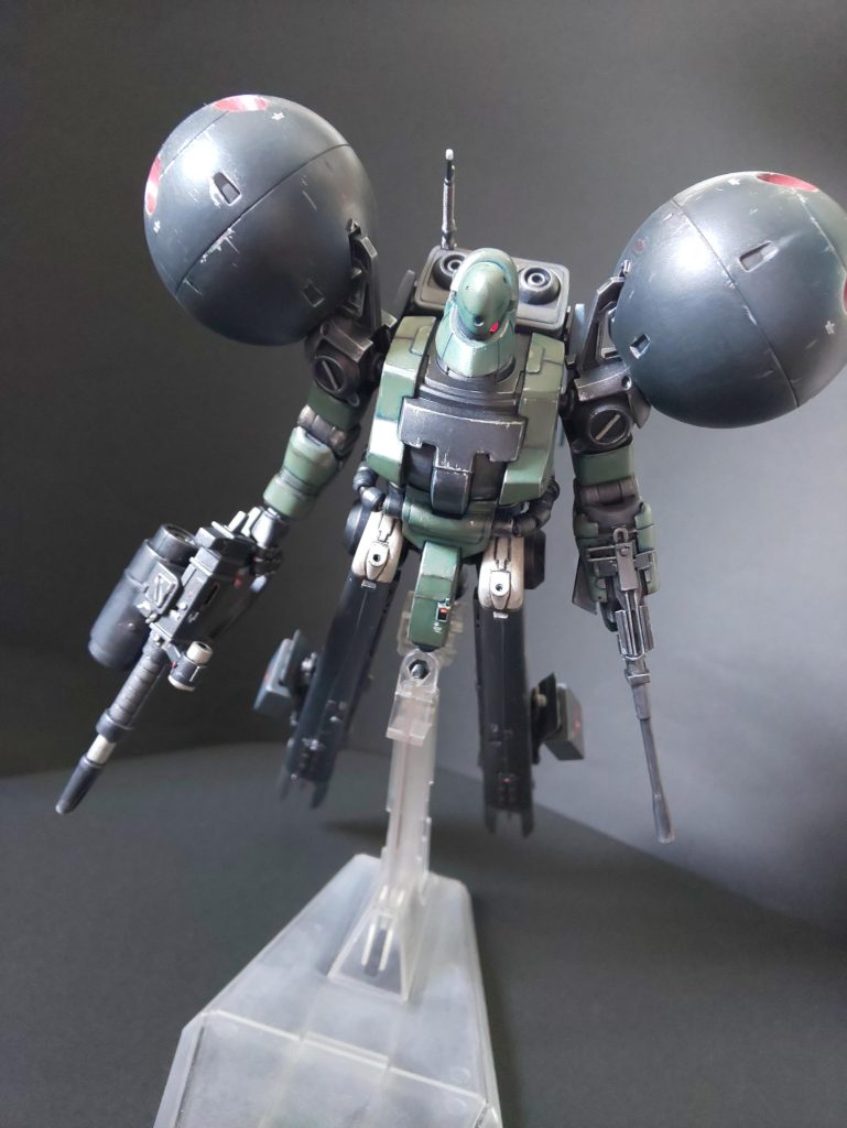 ザク躯体を流用したインターセプターとしてフォルクスイェーガーの構想に合致した本機であったが、軍部の確執から主に本国防衛に温存され、ア・バオア・クーの決戦などでは投入機数はすくなかった。この脚部プロペラントブースターシステムはドムを躯体とした発展型が誕生したり、戦後多く見られるシュツルムブースター的な装備の礎となったことは想像に難くないまた、後にデラーズフリートや、アクシズが本機を使用している。戦後型と言われる これ等は簡易的な暫撃装備を施され、特にデラーズフリートでは何処から用立て出来たのか謎だが(民間運輸の偽装でアクシズからと言う見解もあるが定かではない)大量のC型『ドラッツェ』を運用した。アクシズのものはデラーズフリートの残機と当時、本国に温存されていたものの混成であろう。本機のシステムはあの『ザクレロ』から新式装備を外しMSサイズに落とし込んだものと見る目もある。なるほど『ザクレロ』は対MS用小型MAとして開発されたので、この意見は的を得ているのかも知れない。だが、拡散ビームという新兵器搭載と潤沢な資金、時間を投入された『ザクレロ』に対して『ドラ』はその間逆。それらが同じかと言えば甚だ疑わしく思うのもまた事実だ。時代に沿ったという意味で『ドラ』は間違いなく優秀な機種であったことは言うまでもないだろう。