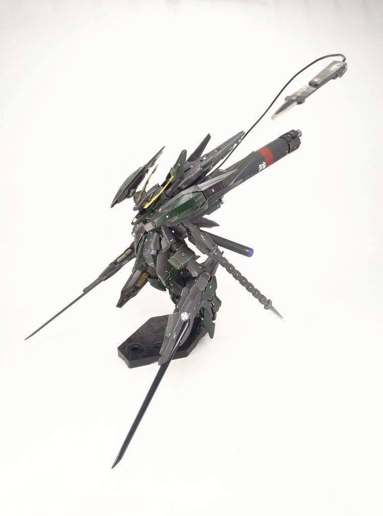 使用キットレギンレイズジュリアバウリゼルC型エルフ・ブルックブースタータンクはFAユニコーン、細い方のプロペラントタンクはガーベラ・テトラ。小物としてケンプファーの武装、他アフターパーツ少量。全てHG。