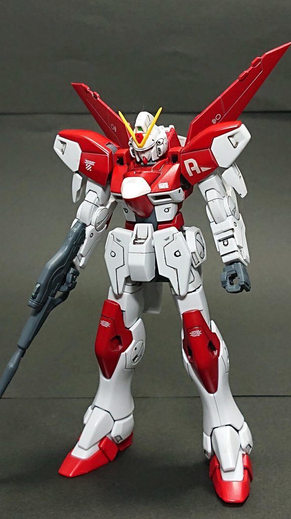 以前投稿したV2ガンダムですが、通常のV2のほか、V2ABが発売されていました。どちらも購入したのですが、V2ABは追加パーツ取りとなってしまい、1機分まるっと仮組みになっていました。せっかくのイベントということで夏休みを使って妄想機体として作成してみました。