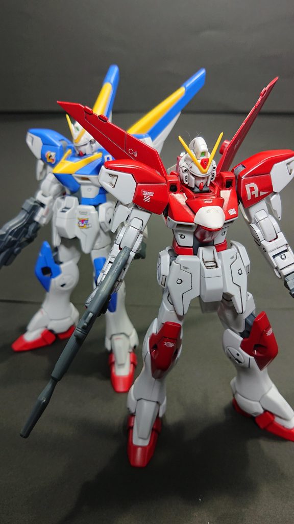 以前投稿したV2と。兄弟機っぽくできて満足です。無事イベント参加ができて良い夏休みとなりました。他の投稿者様のオリガン作品は見ていてよい刺激になりますね。引き続きスキルアップしていきます。最後までご覧いただきありがとうございました。