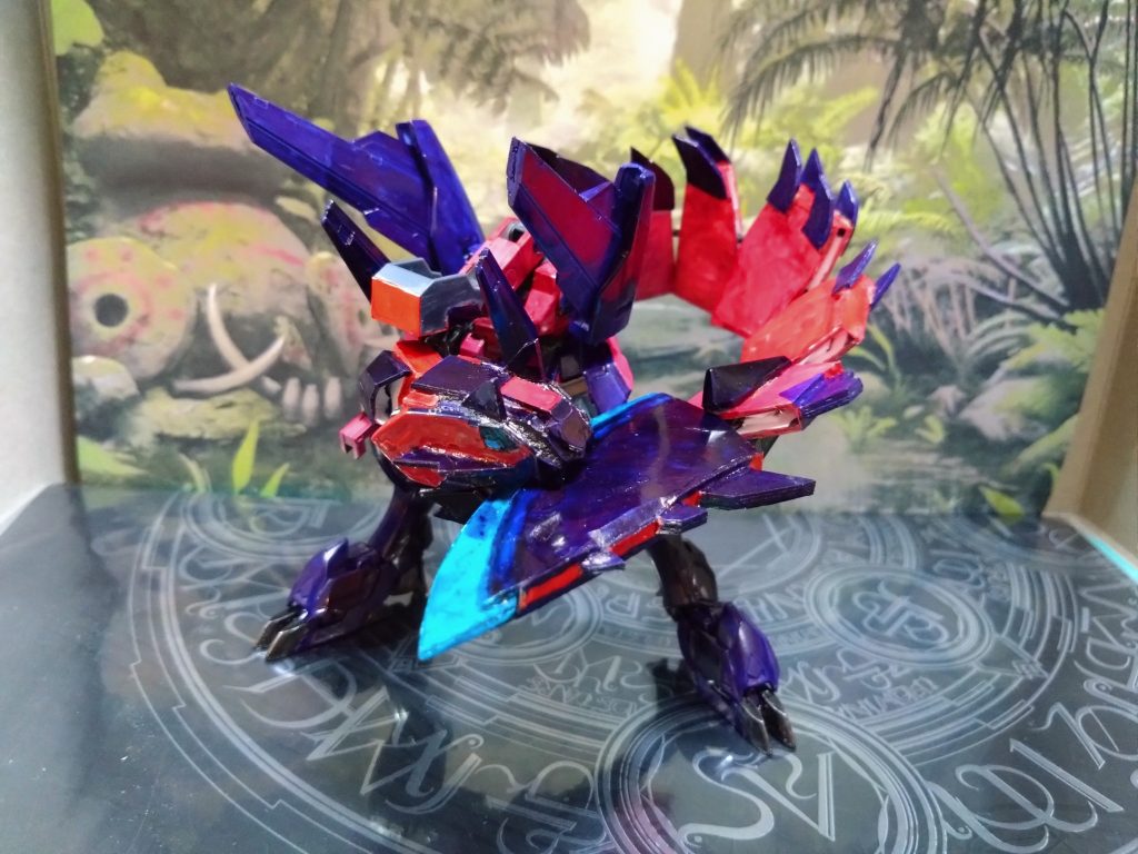 回転斬り(ラウンドフォース)の体勢上段で咥えてたら研ぎで中段？で咥えてたら回転斬りなのかな？上記の勘違いの名残でちょっと斜めになってるんですよね(咥えるサポートのためにつけたやつ)