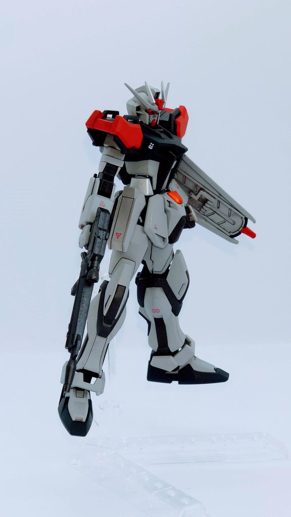 黒：ニュートラルグレーV（ガイアノーツ）赤：キャラクターレッド（クレオス）グレー：ニュートラルグレーIII（ガイアノーツ）オレンジ：スターブライトシルバー（ガイアノーツ）＋クリアーオレンジ（クレオス）シルバー：スターブライトシルバーフレーム、武器など：黒鉄色（クレオス）＋つや消しトップコート