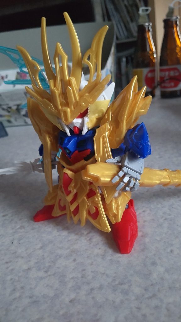 指もこのように真鍮線を仕込んで無理矢理曲げてます。