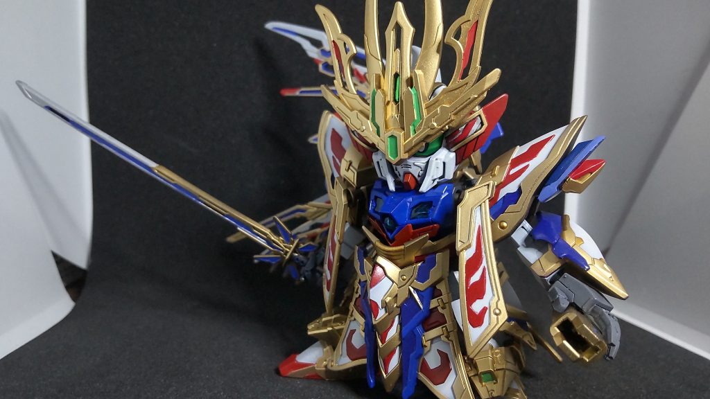 ハンドパーツはビルドパーツを使いました。指を一度バラバラにして角度を変えてます。あと磁石を仕込んで鞘を持てるようにしました。