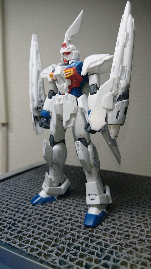 改造箇所はプラ板メインです。ベースキットのガンダムXをかなり流用しているのが分かると思います。