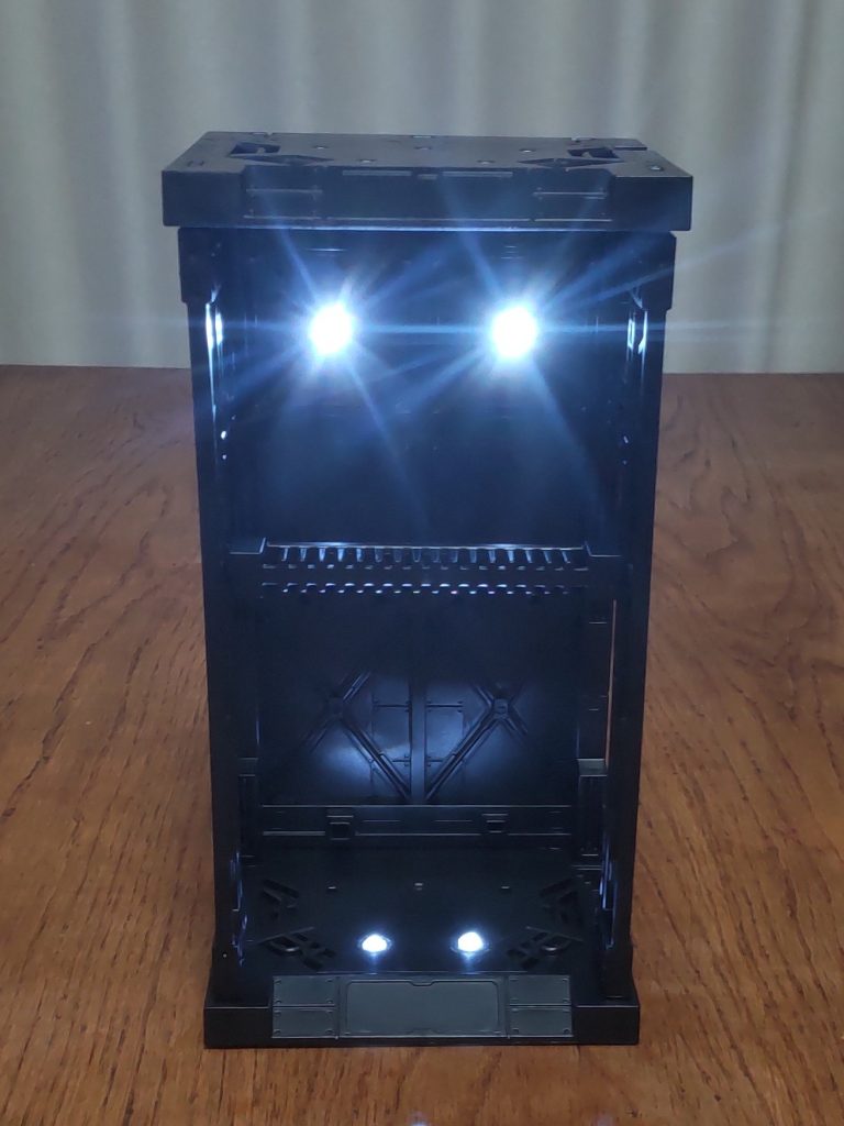 はんだでアターしてヤスリでコスコスして接着剤でLED固定しただけです 何気にもう1個追加して天井つけてますw