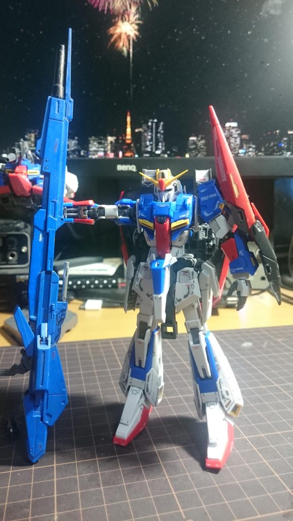 ハイメガランチャーは別売で買いました。グレーだったのでガンマカでブルーに塗装しました。