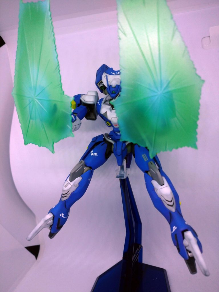 手のひらからビームシールド展開ダハックの特徴である。シールド展開です。グラデーションで塗装しました。