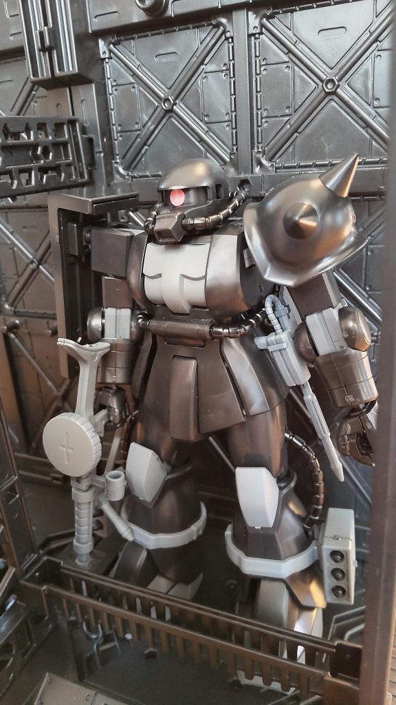 30年ぶりのガンプラ (MS-06)–2枚目/制作者：Morriss