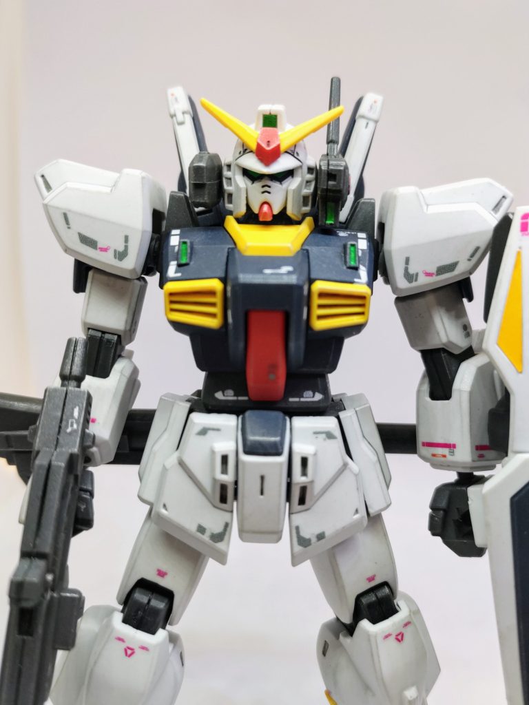 リバイブ版よりこっちの悪人顔の方がマーク2らしくて好きです。実はスーパーガンダムではなくこのマーク2が目当てで買いました。