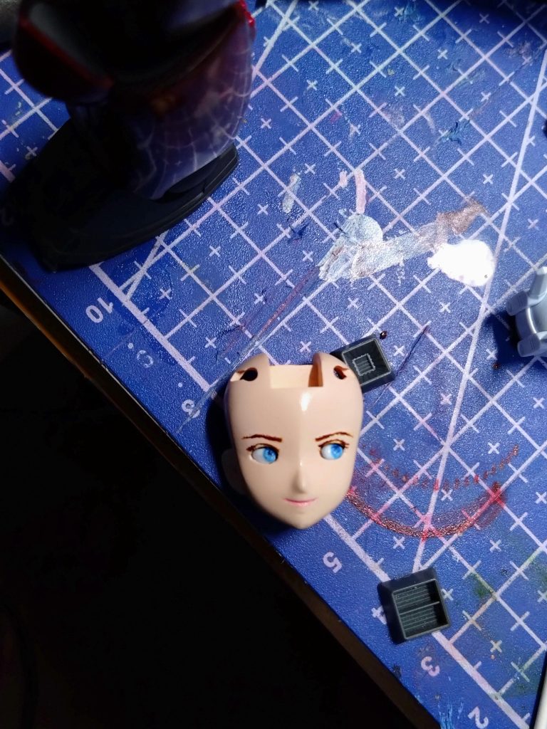 口元にピンクを入れました。