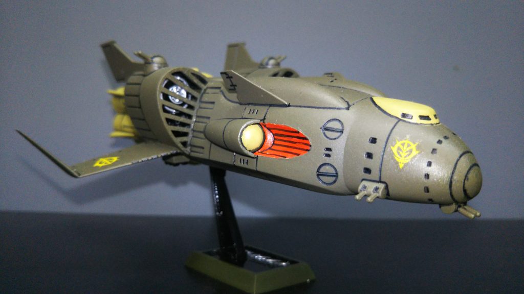 ザンジバルの特徴である左右の吸気口らしい部分をせっかく空間が空いていたので吸気口らしくパーツを入れてみました。左右大型ミサイル部分も開口してパーツを入れています。