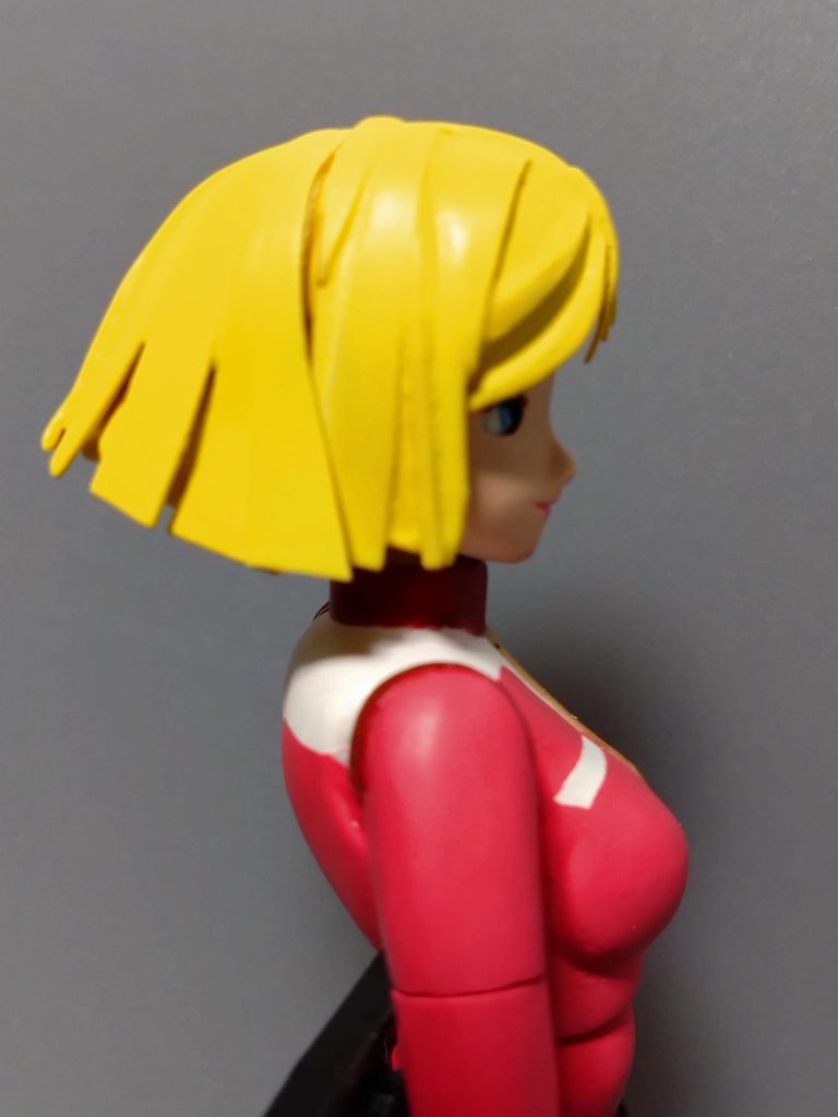 横顔です。照明も考えなきゃ。