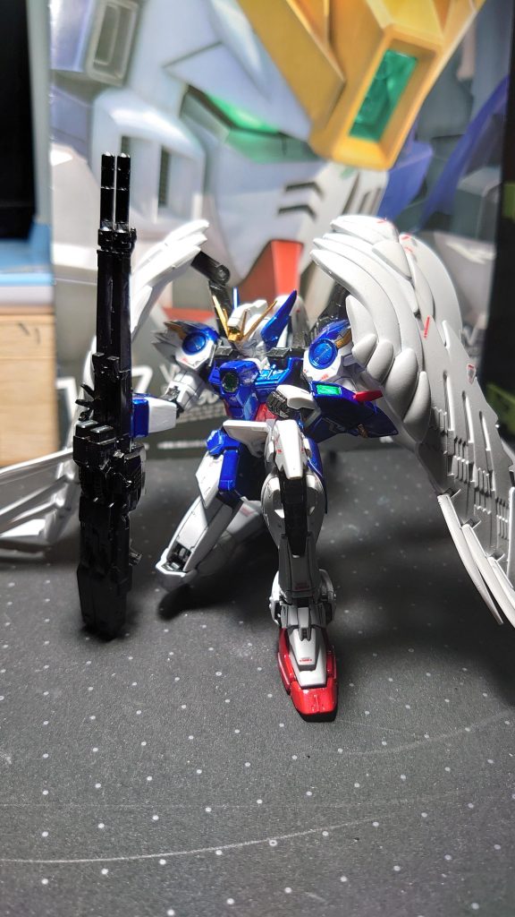 膝立ちポーズが様になっているように見えます。でも無理をさせたせいか、股関節がポロリしやすくなってしまいました。。。