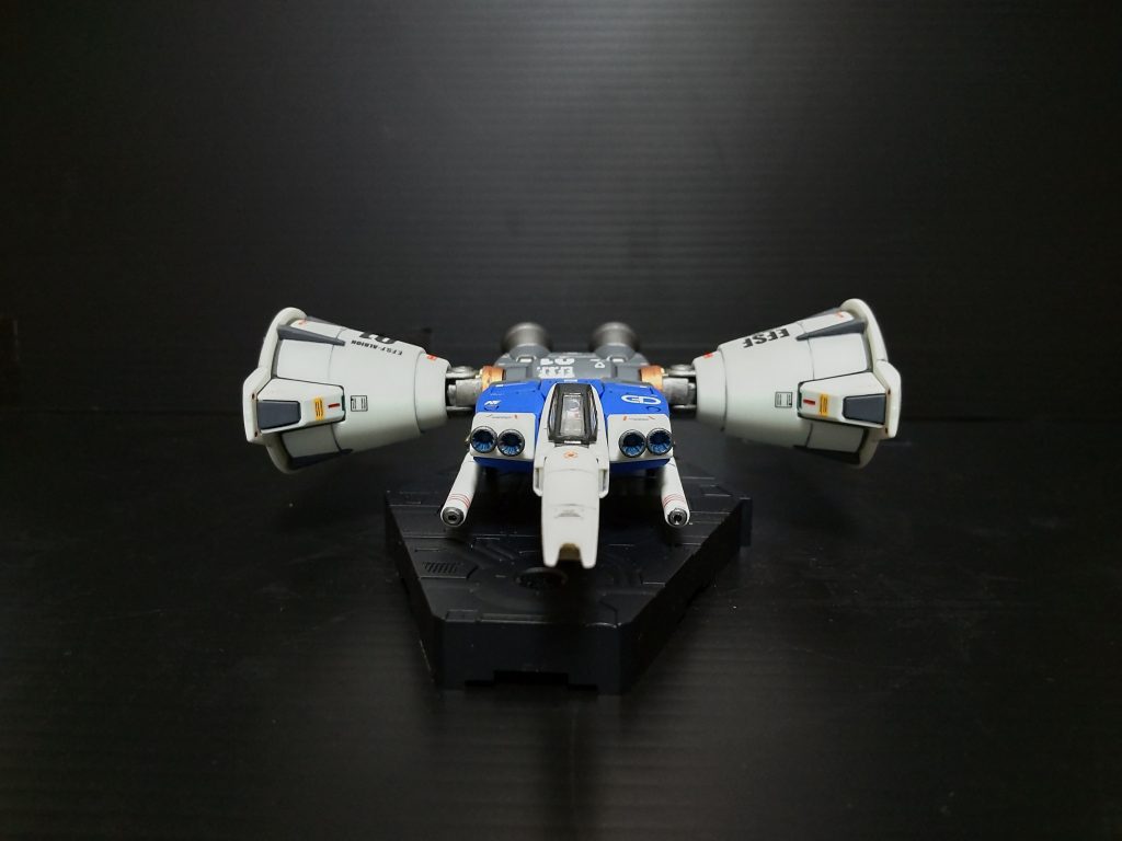 珍しくパイロットも塗ってます(白)。