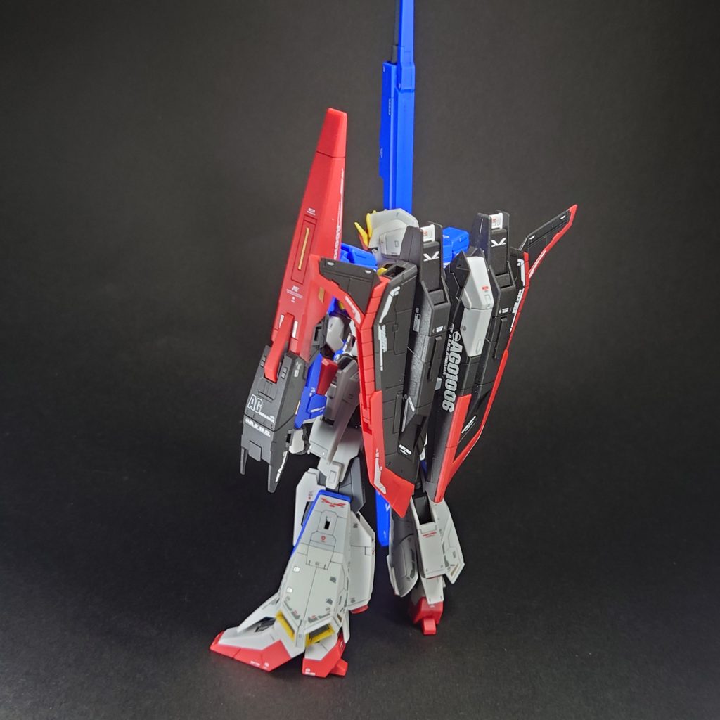 本当RGの色分けは、完璧ですね。素組みでこの再現度!