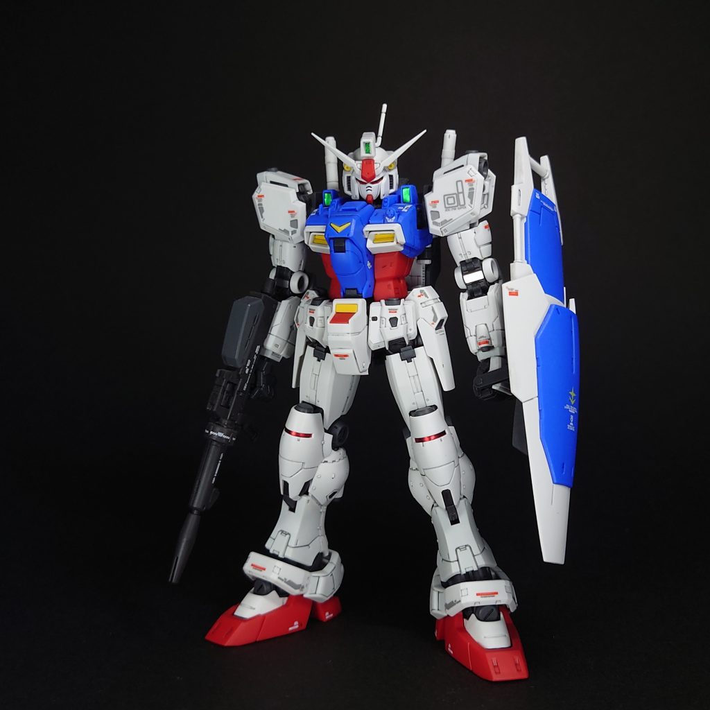 シッカリした作りで、デザインもカッコイイです。若い時見たスターダストメモリーは、今でも好きなアニメですね（笑）どちらかというとガトーの方が好きですが（汗）