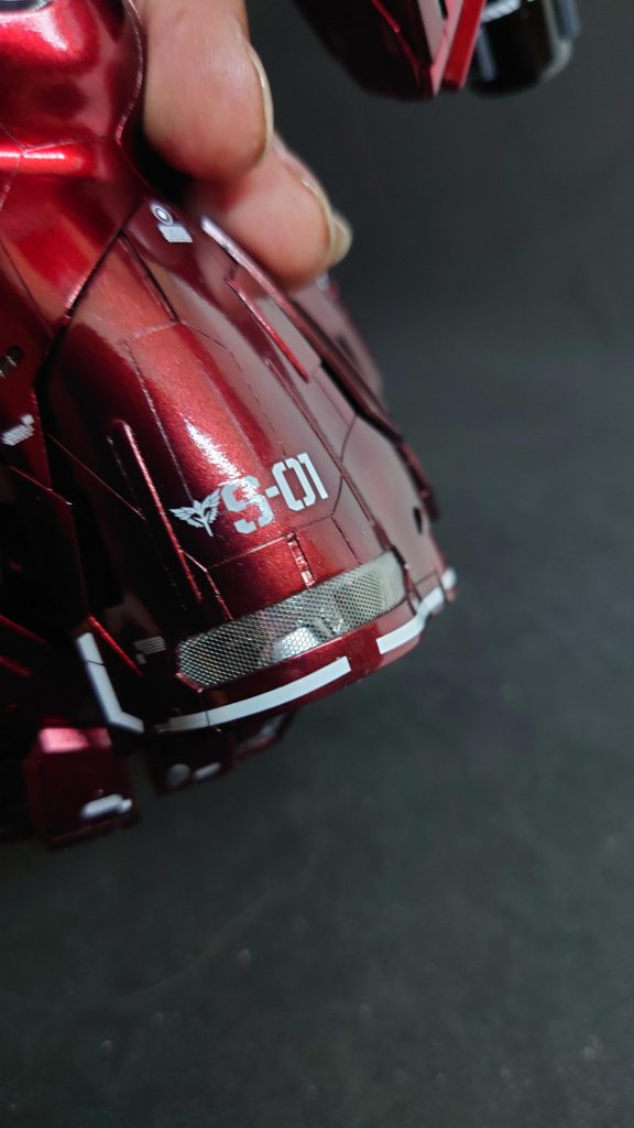 脹脛の所を切ってバーニアがチラ見出来ます