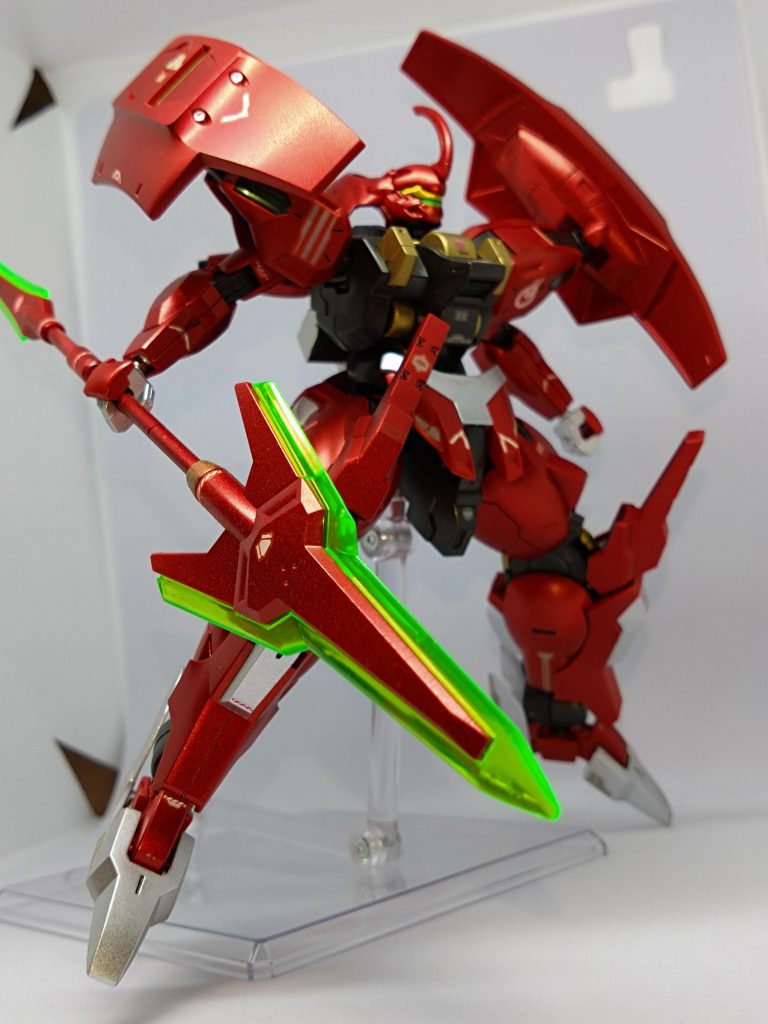 作中、グエル君は見上げるシーンが多い気がしました。肉弾戦ならダリルバルデが一番マッチョで強そう。