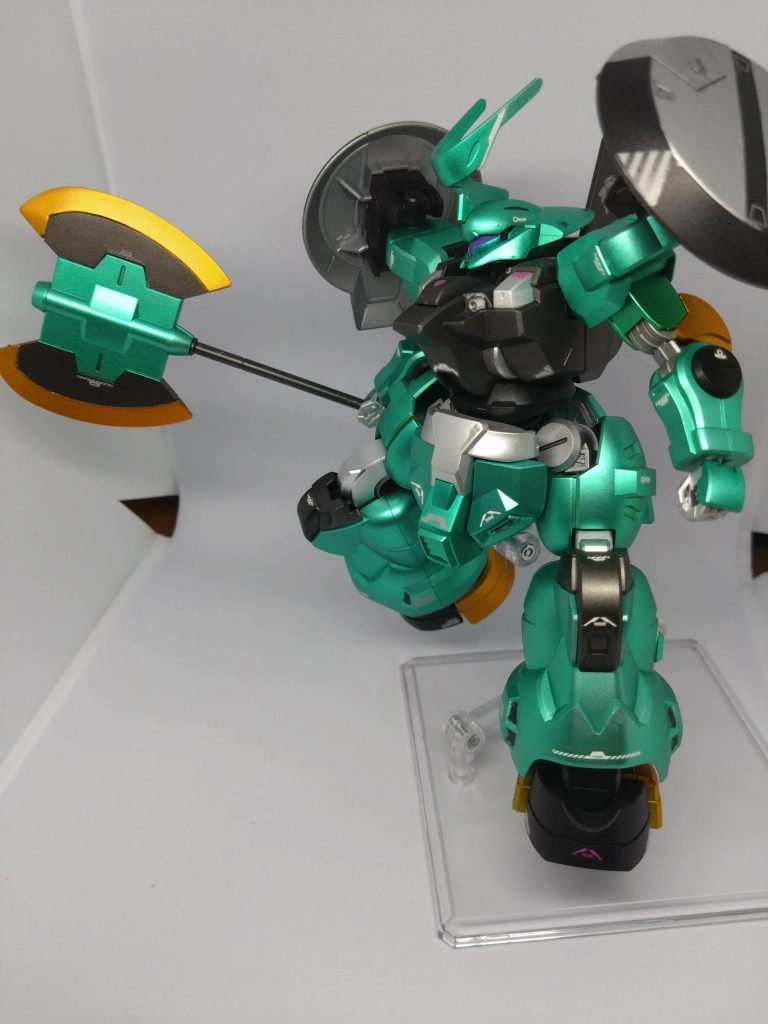 ガンダムマーカーメタリックセットのグリーンでした。これまでアップした作品はメタリックが殆どですが、ガンダムマーカーのカラーバリエーションが少ない(泣)のと子供ウケが良いので（笑）